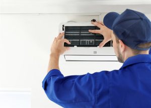 Dịch vụ vệ sinh máy lạnh uy tín giá rẻ tại Điện Lạnh Chính Hãng